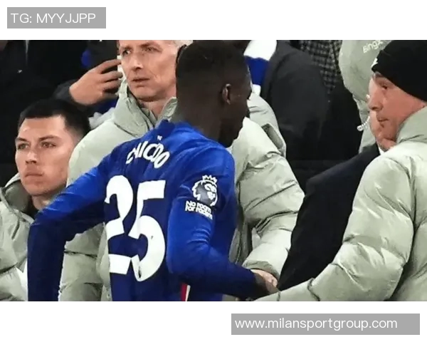 切尔西与阿森纳首发阵容揭晓凯塞多对决赖斯帕尔默替补萨利巴缺阵