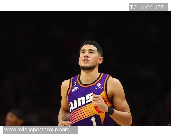 布克半场表现分析：进攻欲望强烈却命中率低贡献15分4板3助正负值高达22