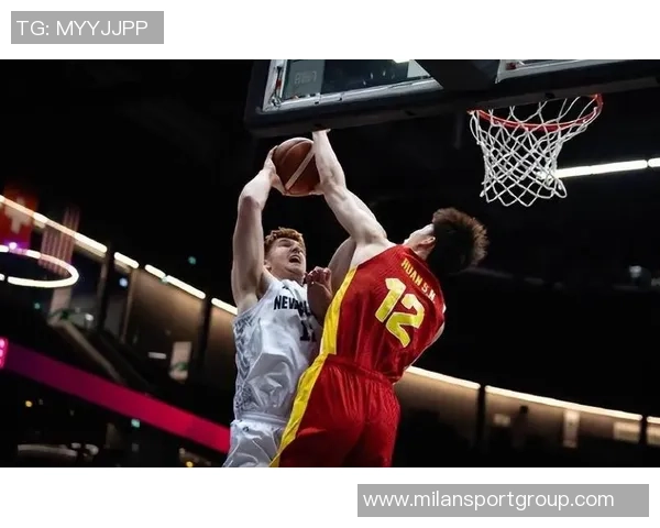 郇斯楠高四季前赛展现持球机动锋线打法豪取26分4助引发关注